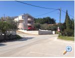 Apartmani mala luka Kali