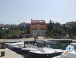 Apartments Dekovi Lukoran