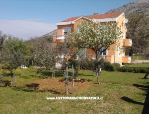 Apartmány Mirjana***