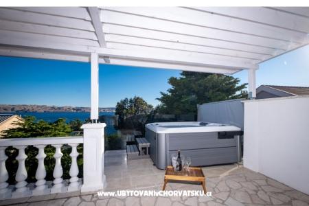 Dům Petra na pláži Karlobag Chorvatsko