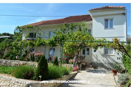 Apartmány Sevo IMOVES Trogir Chorvatsko