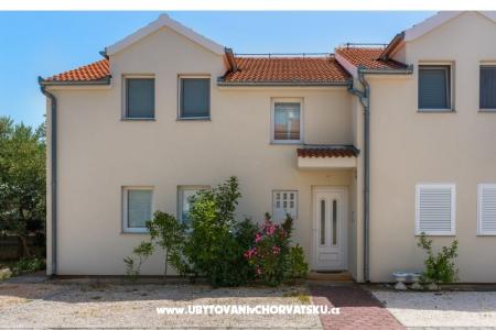 Apartmány Karla, Mara, Ana, Ivan   Vodice Chorvatsko